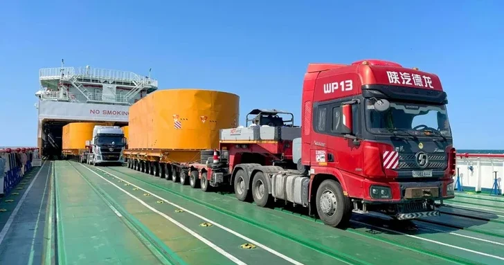 В Баку прибыл подводный кабель для Транскаспийской линии