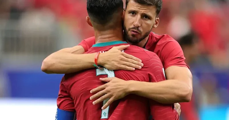 Portuqaliya və İngiltərə ikinci oyununa çıxır