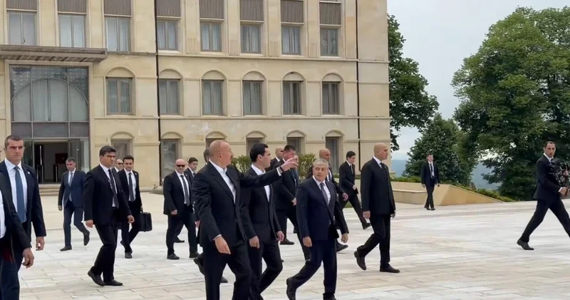 İlham Əliyev və Sərdar Berdiməhəmmədovun Şuşa gəzintisindən görüntülər (Video)