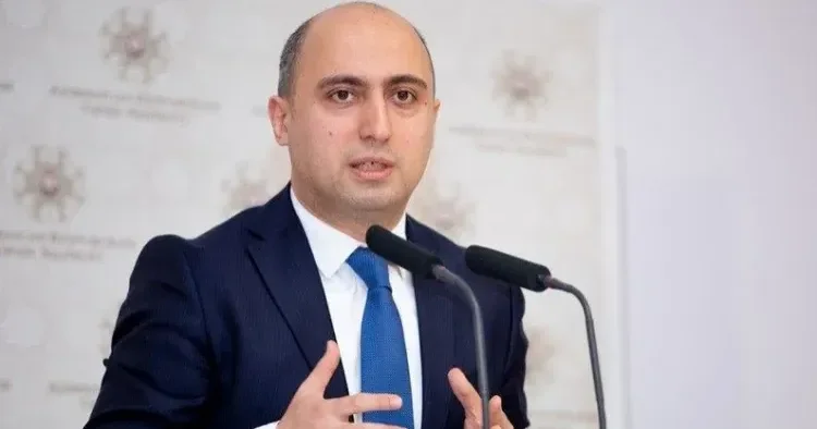 Təhsil nailiyyətləri yüksək olan ölkələrdə tətillər qısadır Emin Əmrullayev