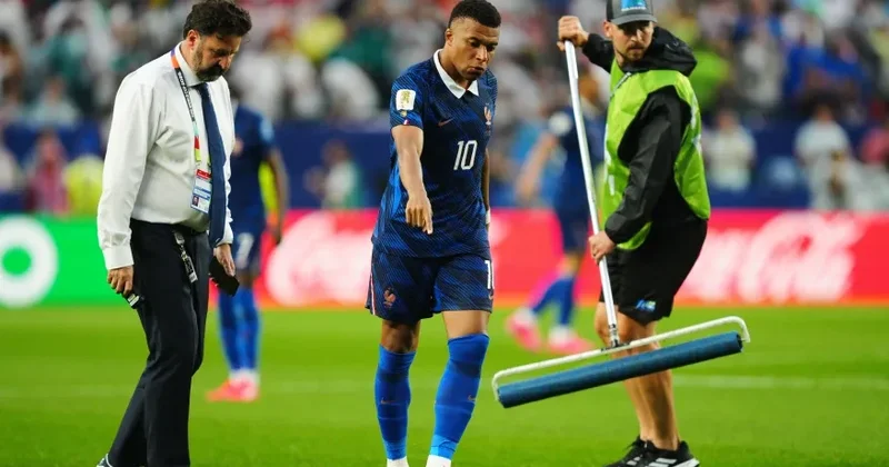 Mbappe İraqla oyunda “təmizlik nəzarətçisi” oldu VİDEO