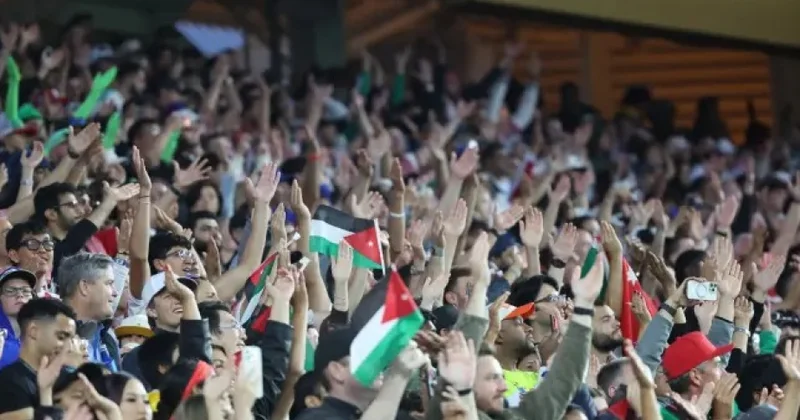 İordaniyada futbol matçını izləyən azarkeşlər arasında yaşanan izdiham zamanı bir nəfər ölüb