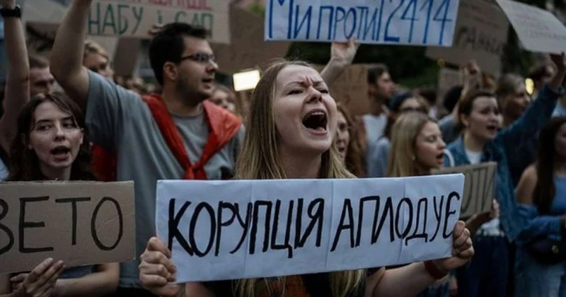Ukraynada etiraz aksiyaları daha da genişləndi