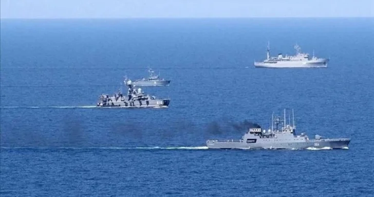 Военно морские силы России и Ирана отрабатывают спасательные операции на Каспии