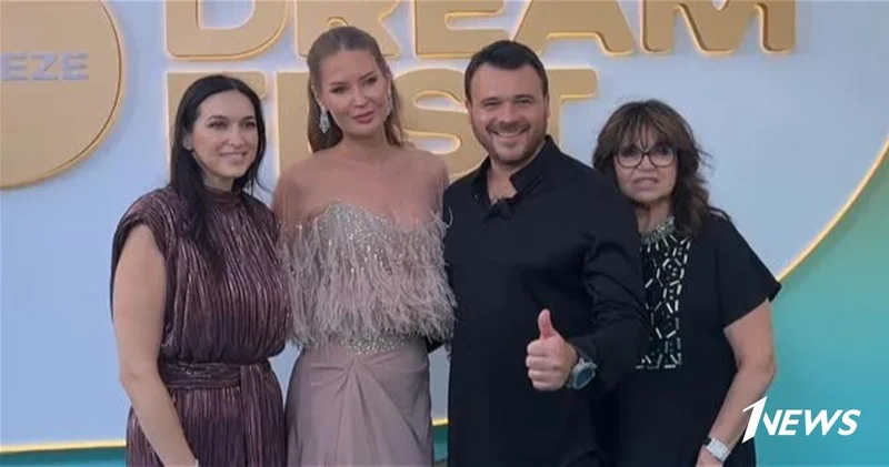 Эмин Агаларов с супругой Аленой Гавриловой и членами семьи на открытии DREAM FEST 2025 ВИДЕО