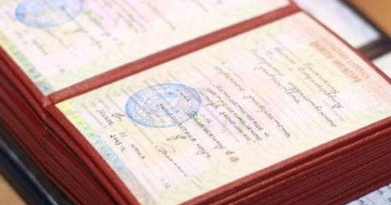 Agentlik 15 nəfərin sənədləri geri qaytarıldı