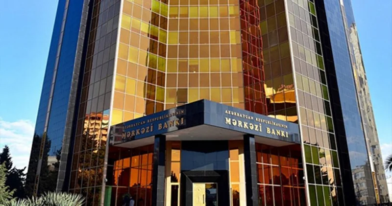 Uçot dərəcəsi endirildi Kredit faizləri də azalacaqmı?