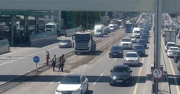 Ziya Bünyadovda yol qazılır, sıxlıq yarandı Video