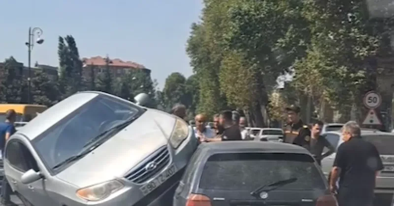 В Габале Hyundai запрыгнул на Volkswagen ВИДЕО