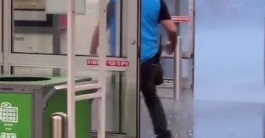 Град размером с кулак прошелся по Небраске ВИДЕО