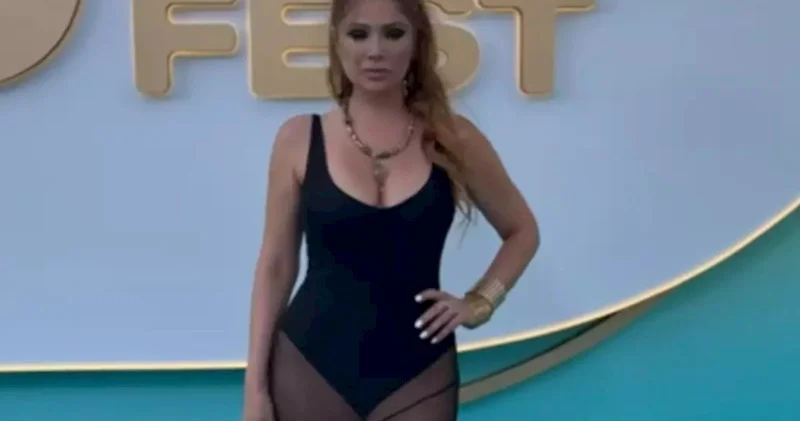 Nigar firuzəyi xalıda transparan geyimdə! VİDEO