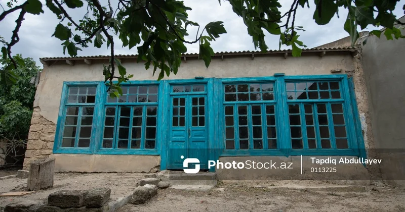 Kənd təsərrüfatı təyinatlı torpaqlarda tikilən fərdi yaşayış evlərinə mülkiyyət hüququ verilə bilər