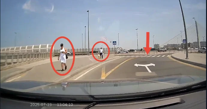 Bu piyadalar keçidi qoyub görün yolu haradan keçdilər VİDEO