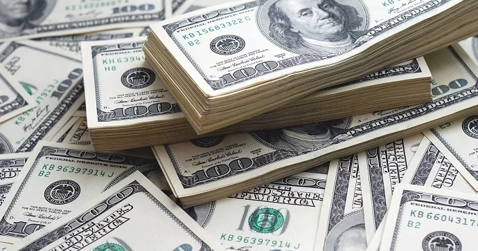 Neft Fondunun investisiya portfelində dolların payı 69% i ötüb