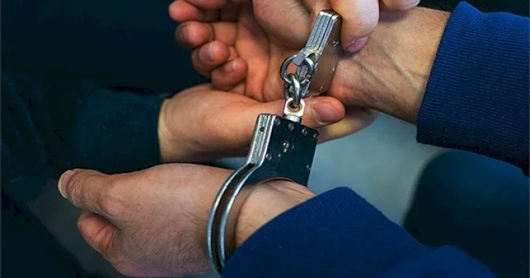 İş yoldaşının kartından 6000 manata yaxın pul çıxardı Qeyri adi dələduzluq