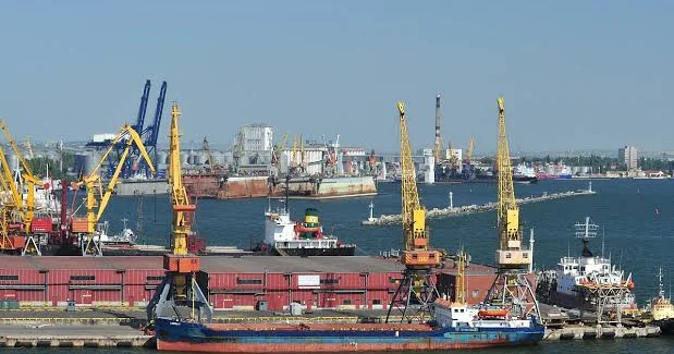 Ukrayna limanlarına yük daşımaları dayandırıldı