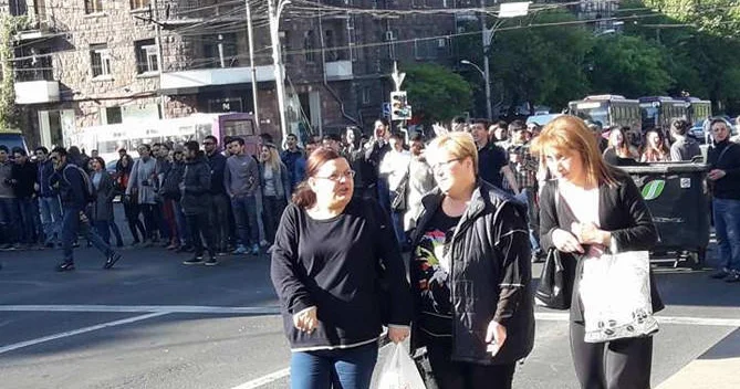 “Ac insanlar hər şeyə qadirdir” İrəvanda aksiya başladı