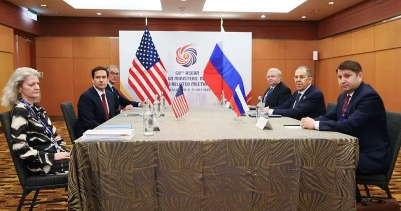 ASEAN sammitində kritik görüş: Lavrov və Rubio bir araya gəldi