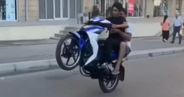 Bakıda motosiklet sürücülərindən təhlükəli ŞOU Qaydaları pozub görüntüləri paylaşdılar ANBAAN VİDEO