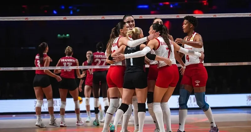 Türkiyə yarımfinalda Kanadaya qarşı geridönüş
