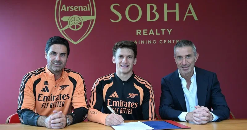 Yunanıstanlı futbolçu “Arsenal”da