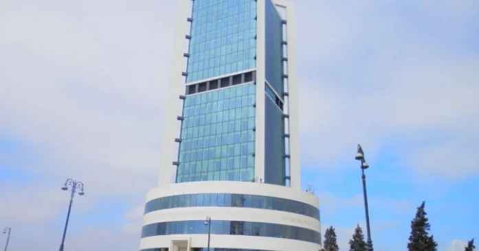 Neft Fondunun gəlirləri 300 milyon manat azalıb