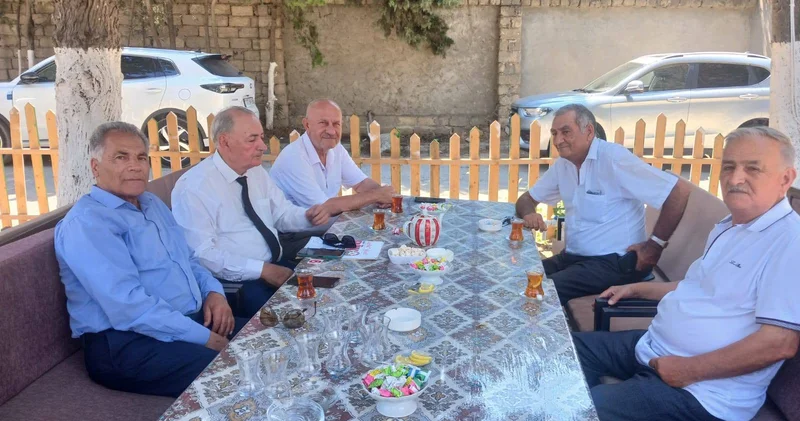 151 il bundan əvvəl alovlanan çırağın nuru FOTO