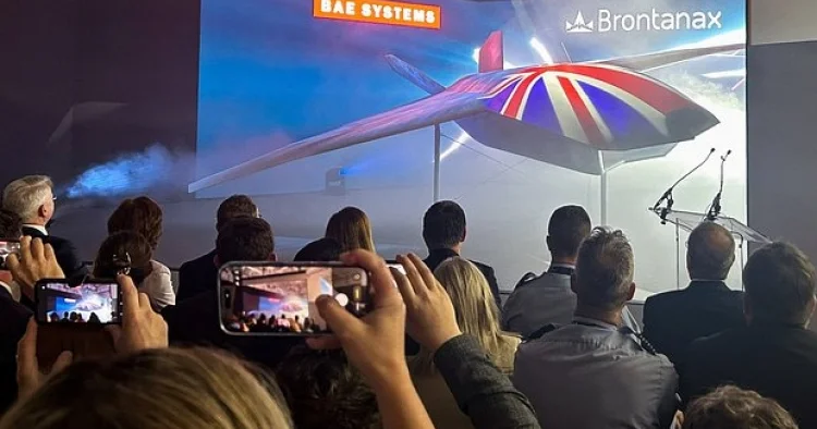 Böyük Britaniyada yeni döyüş dronu təqdim edilib