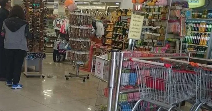 Satıcının başı qarışan kimi, min manatlıq mal apardı TUTULUB