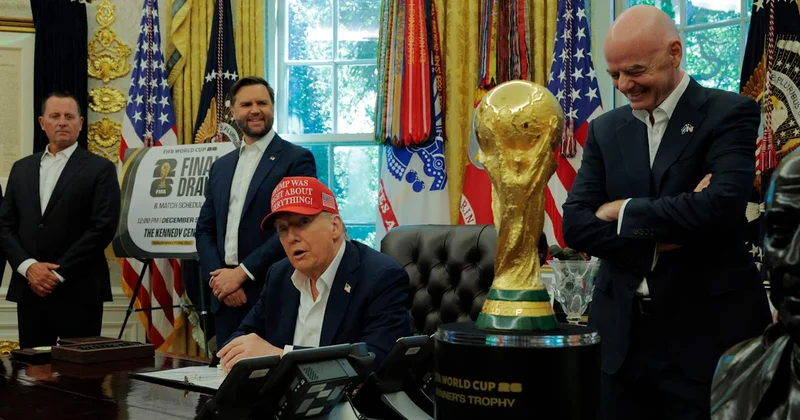 Инфантино передал Трампу Кубок мира
