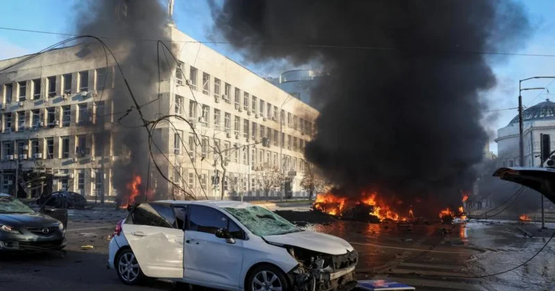 Rusiya ordusu Dnepropetrovsku atəşə tutub, ölən və yaralananlar var