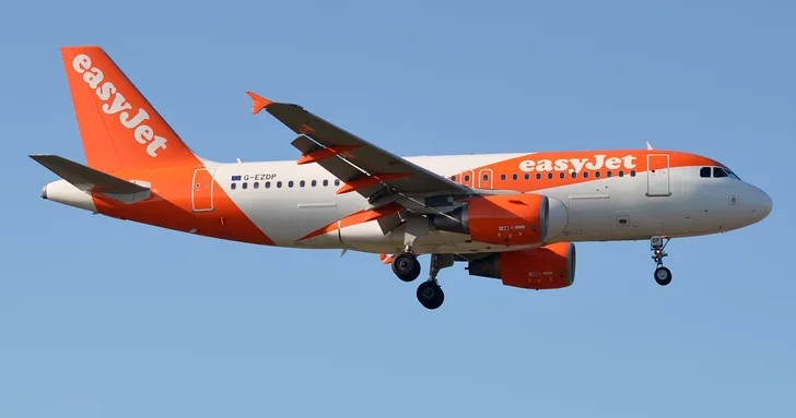 Воздушный инцидент: пассажир пытался прорваться в кабину пилотов рейса Easyjet