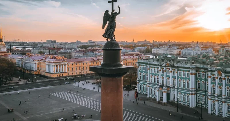 Украинские дроны долетели до Петербурга: пропал интернет, отменяются рейсы ВИДЕО