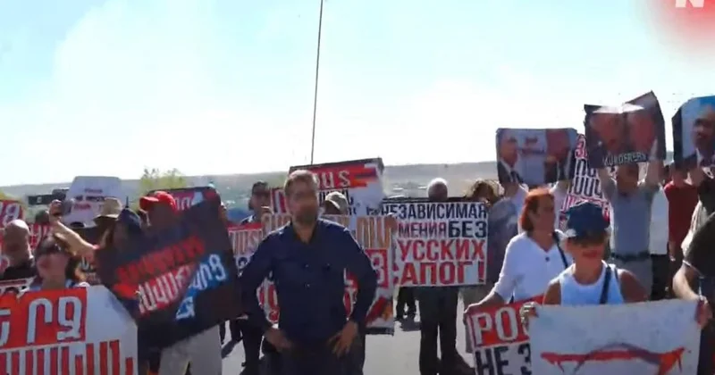 Gümrüdə ermənilər ayağa qalxdı: “Rusiya hərbi bazası Ermənistandan çıxarılsın”
