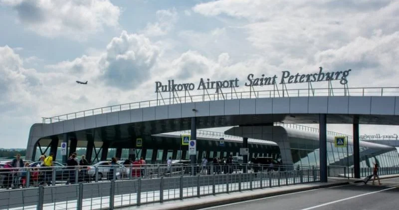 Sankt Peterburq aeroportunda reyslər ləğv edilib Siyahıda Bakıya uçuşlar da var FOTO