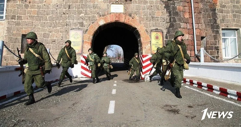 В Армении требуют закрытия российской базы в Гюмри