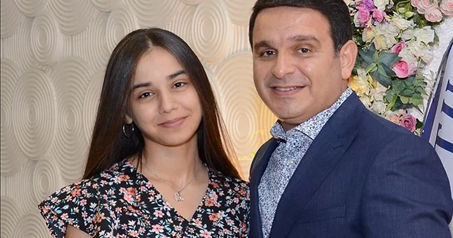 Qızı 620 bal toplayaraq tələbə oldu Foto