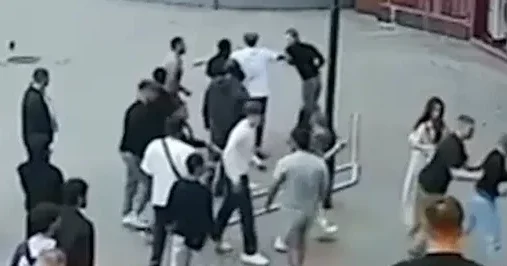 Azarkeşlərin döydüyü futbolçu ölüb