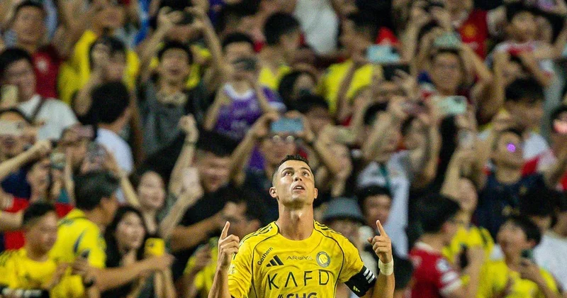 Ronaldo dörd fərqli klub və milli komandada 100 qol vuran ilk futbolçu VİDEO