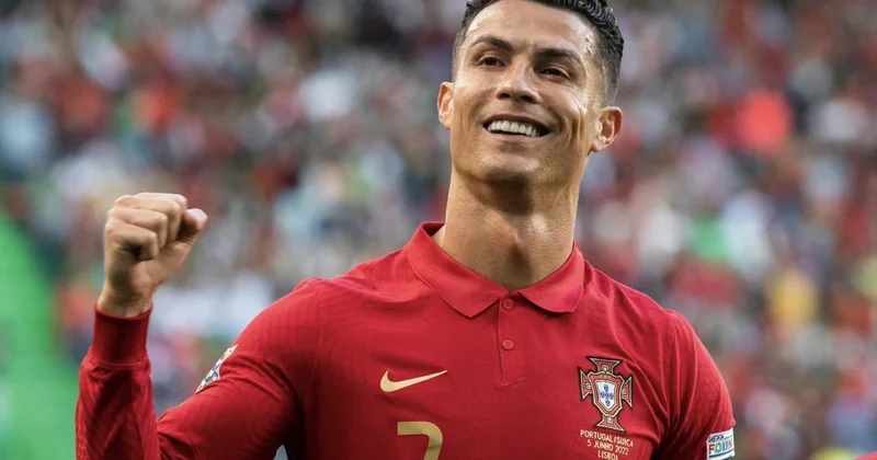 Ronaldo tarixi rekorda imza atıb
