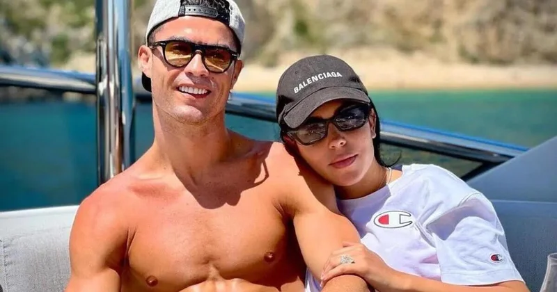 Ronaldo Corcinaya evlilik təklifi etdi müqavilənin detalları gündəm oldu