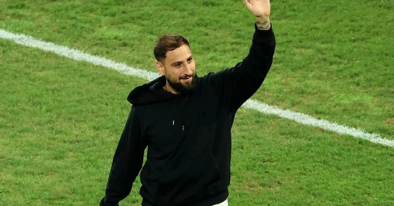 Canluici Donnarumma PSJ azarkeşləri ilə vidalaşıb