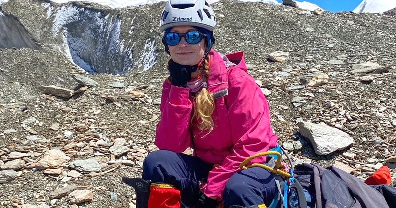 Qırğızıstan dağlarında 11 gün çarəsiz qalan alpinist qadın ərinin öldüyü yerdə vəfat etdi