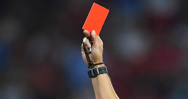 Bölgə klubu “qırmızı” alan futbolçuların pullarını ödəmir