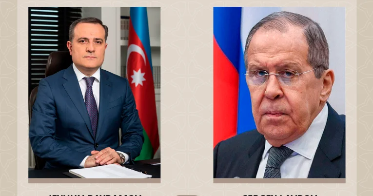 Ceyhun Bayramov və Lavrov telefonda danışdı