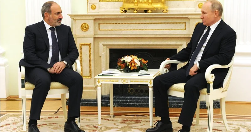 Paşinyan Kremli “tərksilah” etdi