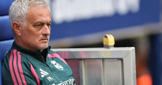 Mourinyo "Real"ın bazasında gecələyir
