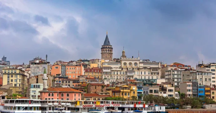 İstanbulda küçədə silahlı İNSİDENT