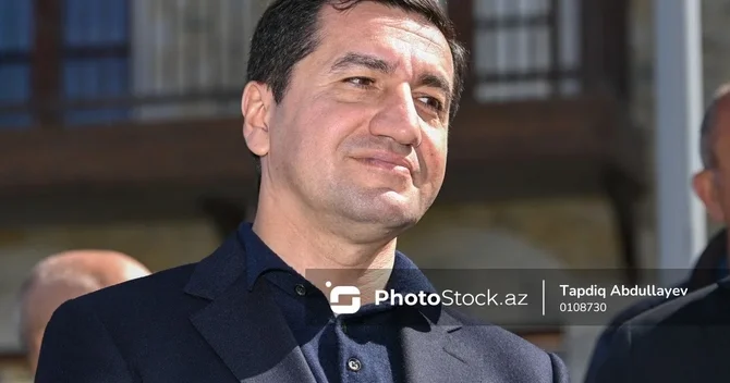 Hikmət Hacıyev Özbəkistandakı Nizami Gəncəvi adına universitetdən paylaşım etdi