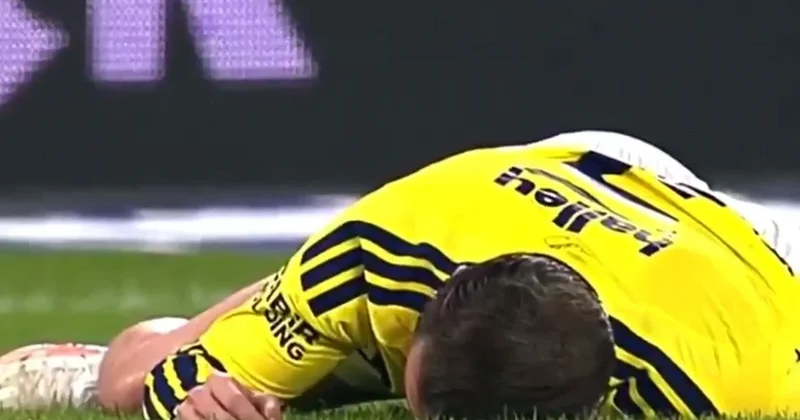 “Fənərbağça”da qorxulu anlar: Kerem Aktürkoğlu xəstəxanaya aparılıb VİDEO